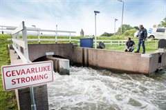 Extra wateraanvoer bij de Enkele Wiericke in Hekendorp