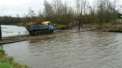 Tijdelijke brug over Kromme Rijn voor afvoer grond