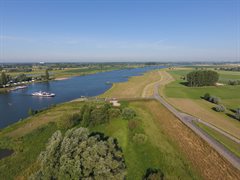 Dronefoto van Lekdijk en Lek