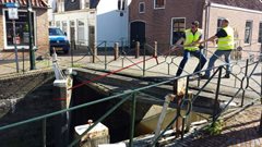 Waterschappers aan het werk tijdens calamiteitenoefening in Oudewater